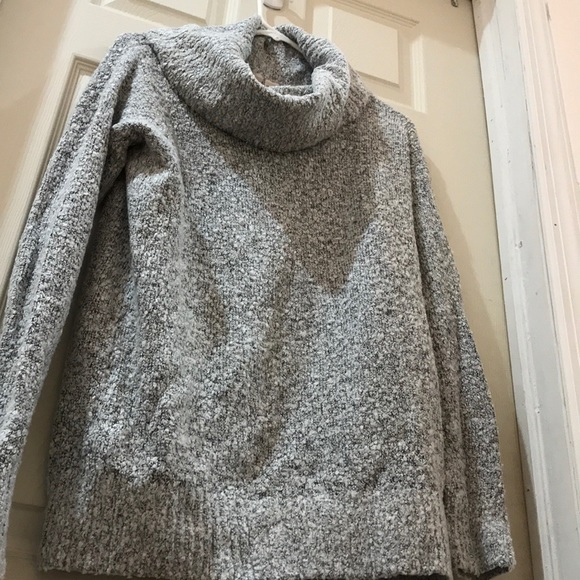 GREY TURTLE NECK SWEATER - Picture 6 of 7